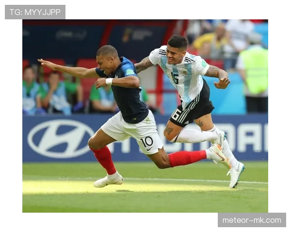 门将阻挡犯规判罚标准为何如此严格？规则全解析